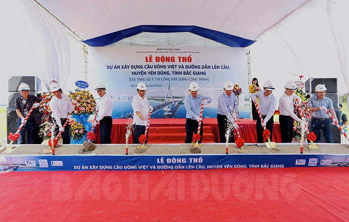 Construction of Dong Viet bridge connecting Bac Giang and Chi Linh begins